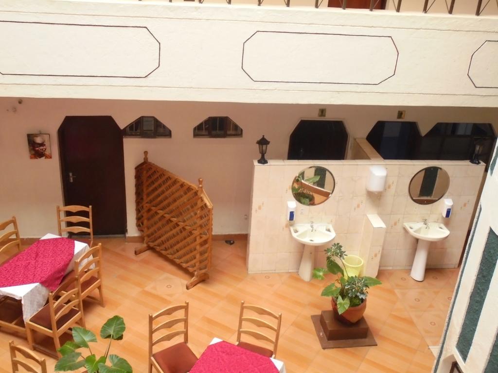 נקורו Chester Hotel מראה חיצוני תמונה