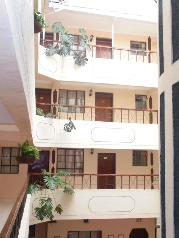 נקורו Chester Hotel מראה חיצוני תמונה