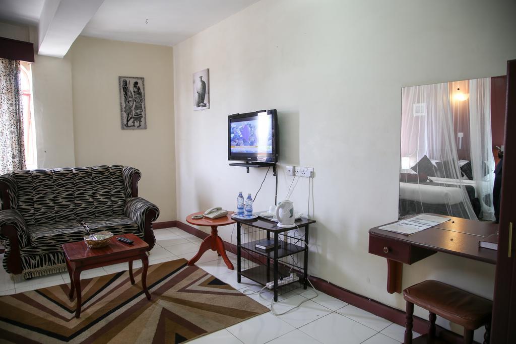 נקורו Chester Hotel מראה חיצוני תמונה