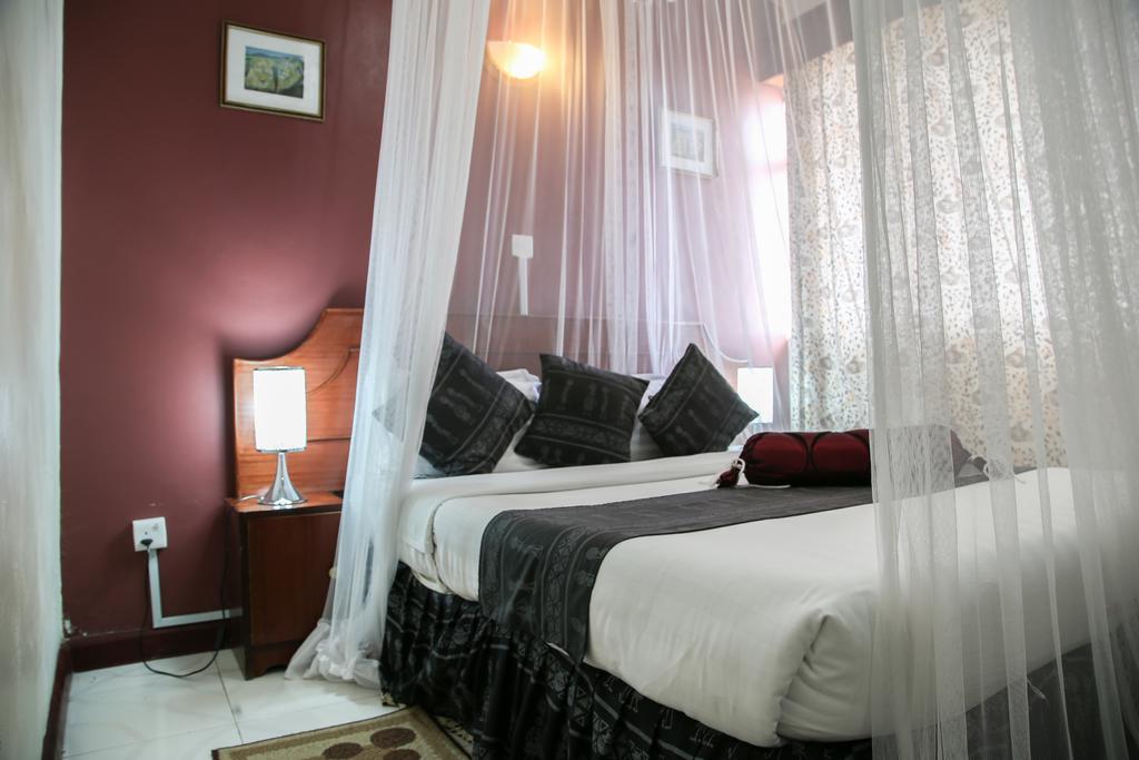 נקורו Chester Hotel מראה חיצוני תמונה