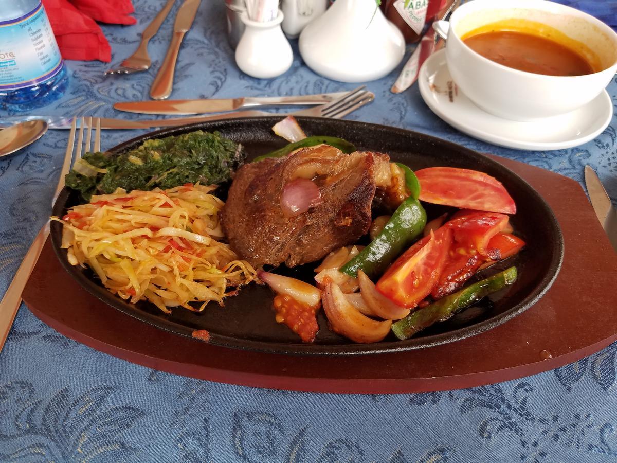 נקורו Chester Hotel מראה חיצוני תמונה