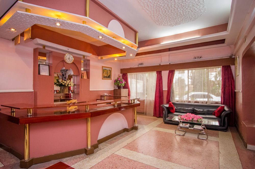נקורו Chester Hotel מראה חיצוני תמונה