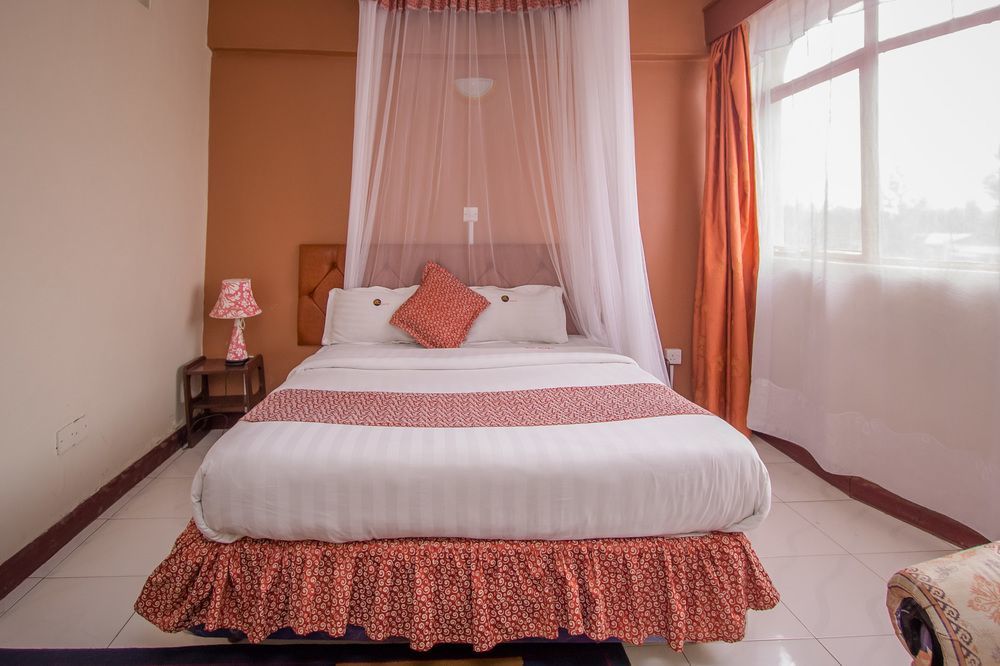 נקורו Chester Hotel מראה חיצוני תמונה