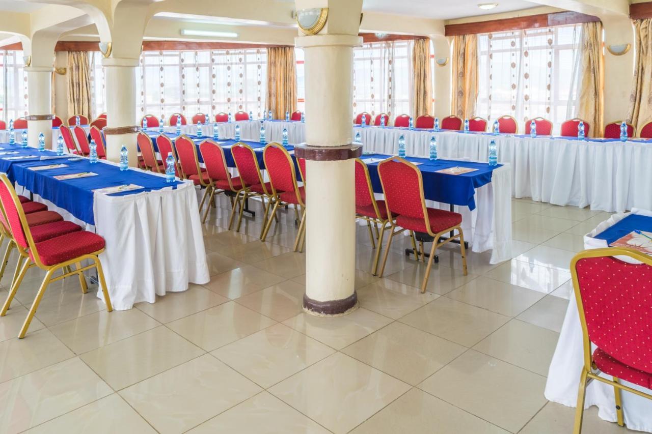 נקורו Chester Hotel מראה חיצוני תמונה
