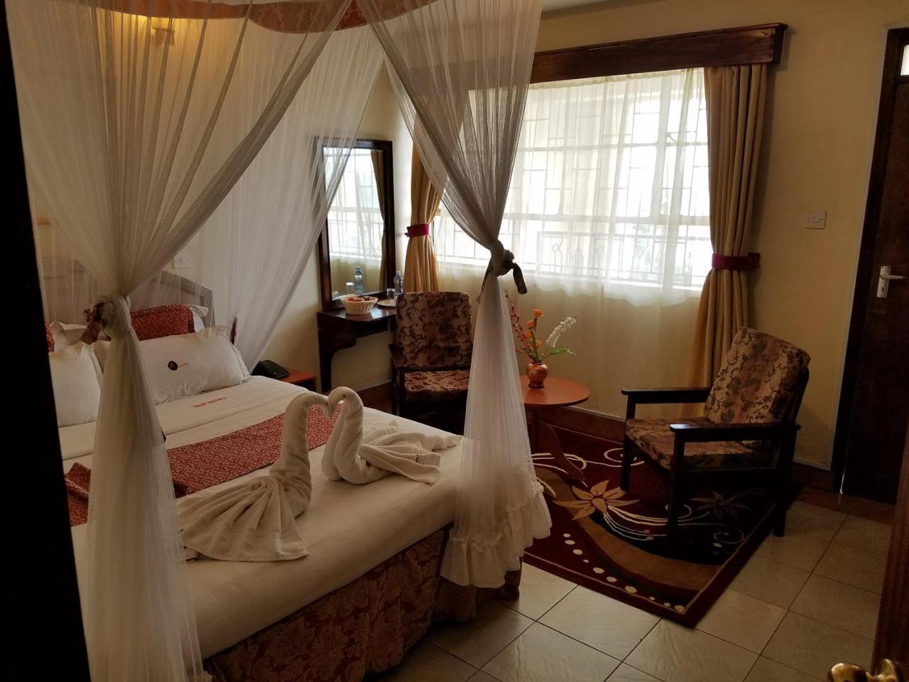 נקורו Chester Hotel מראה חיצוני תמונה