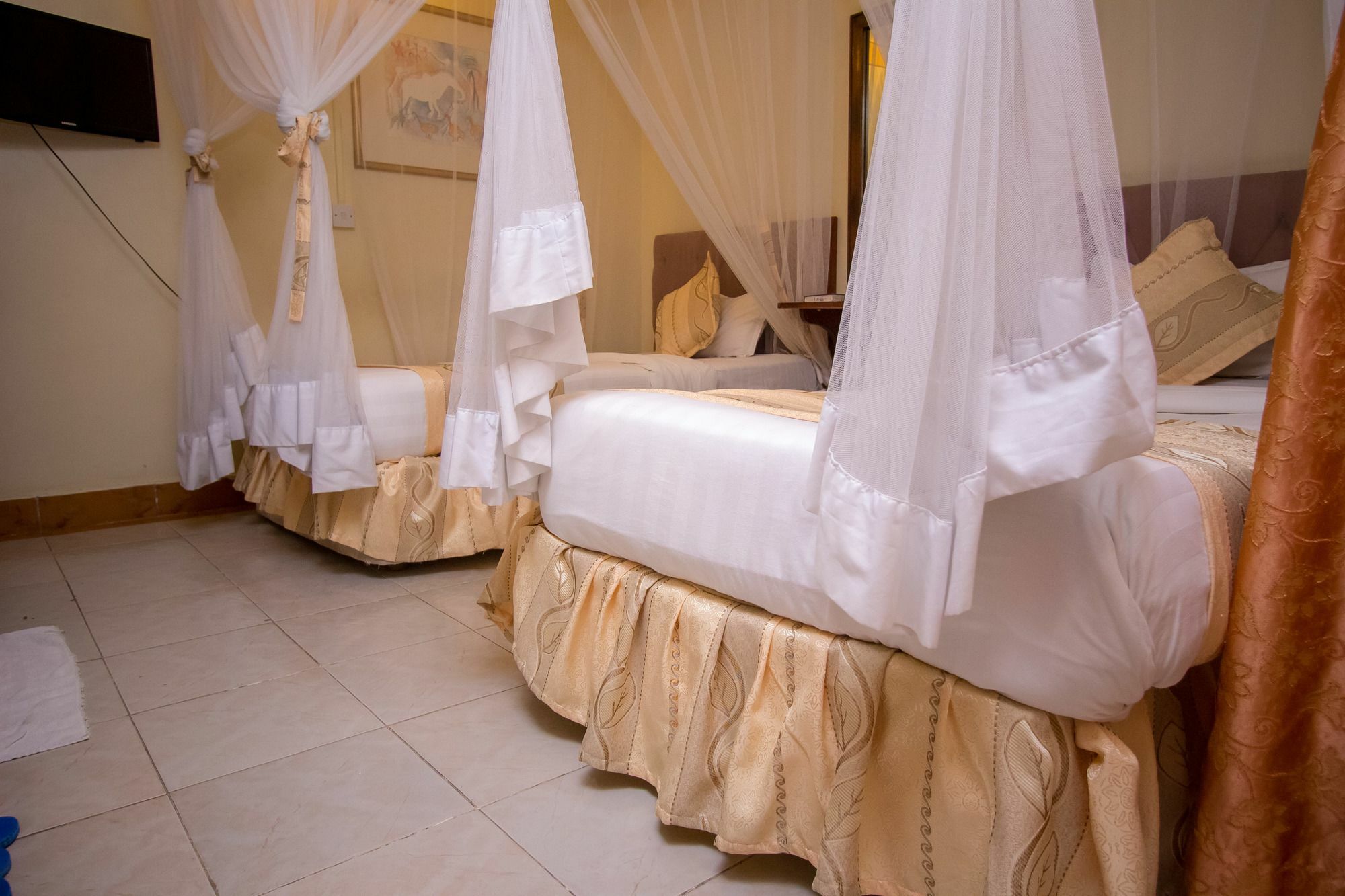 נקורו Chester Hotel מראה חיצוני תמונה