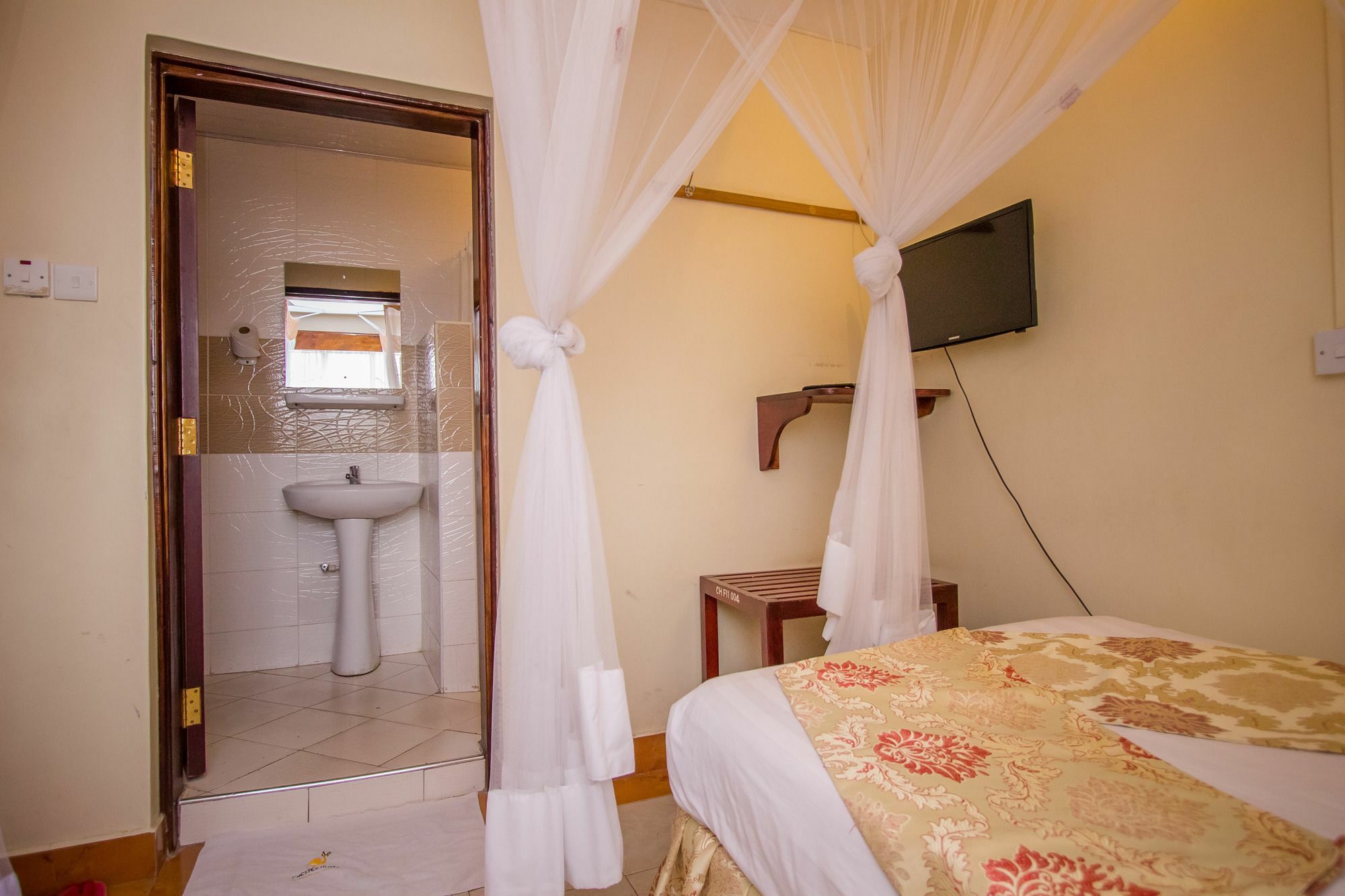 נקורו Chester Hotel מראה חיצוני תמונה